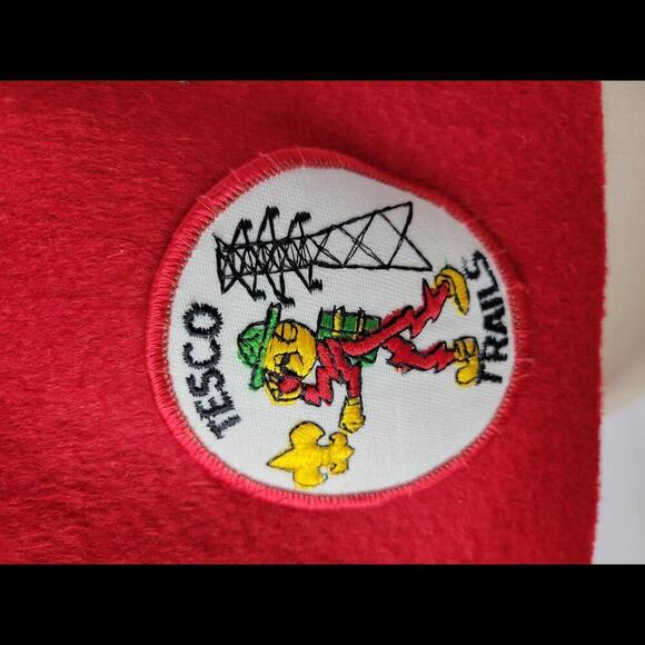 Vintage Cub Scout 1980-81 red felt vest with 7 patches - Picture 3 of 8